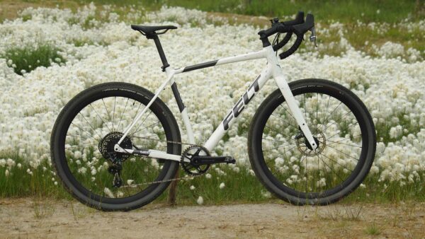 Felt Breed 20 gravel-pyörä