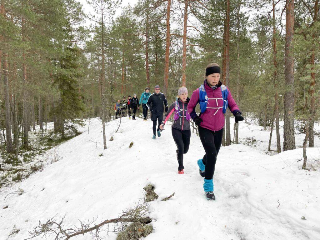 polkujuoksu talvella