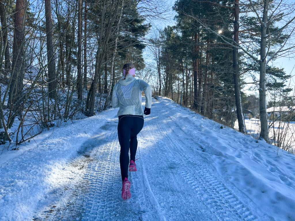Juoksuharjoittelua on tärkeä rytmittää viikon sisällä ja myös erilaisten harjoitusjaksojen välillä.