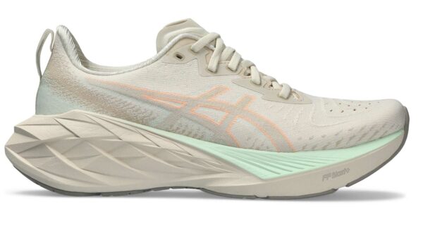 ASICS Novablast 4