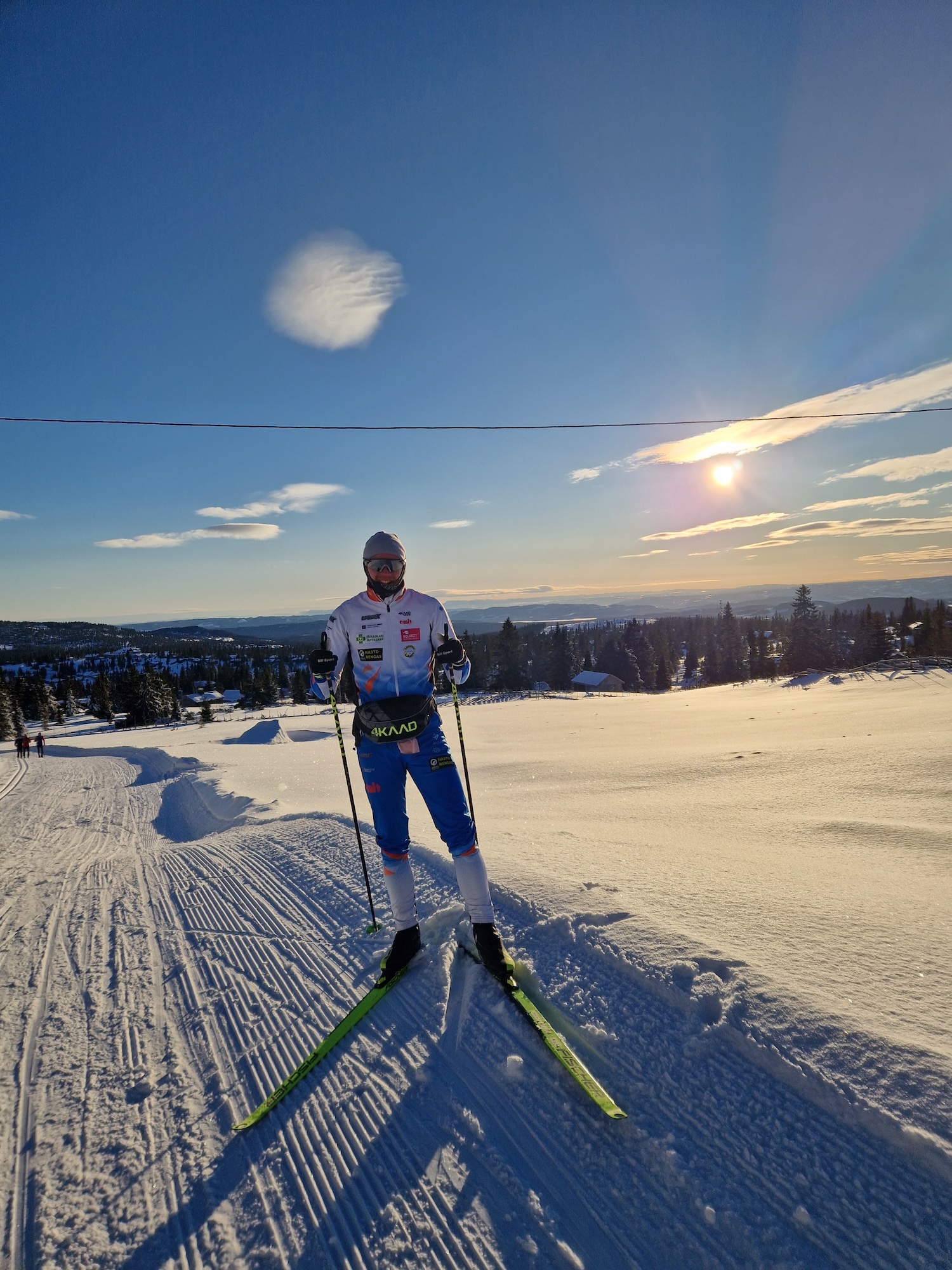 hisumiesten matkassa