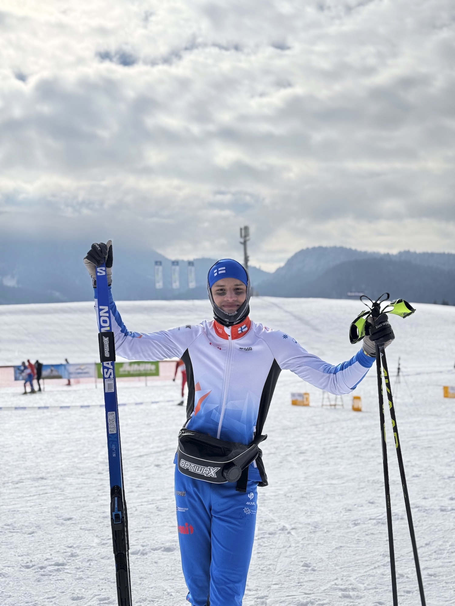 hisumiesten matkassa